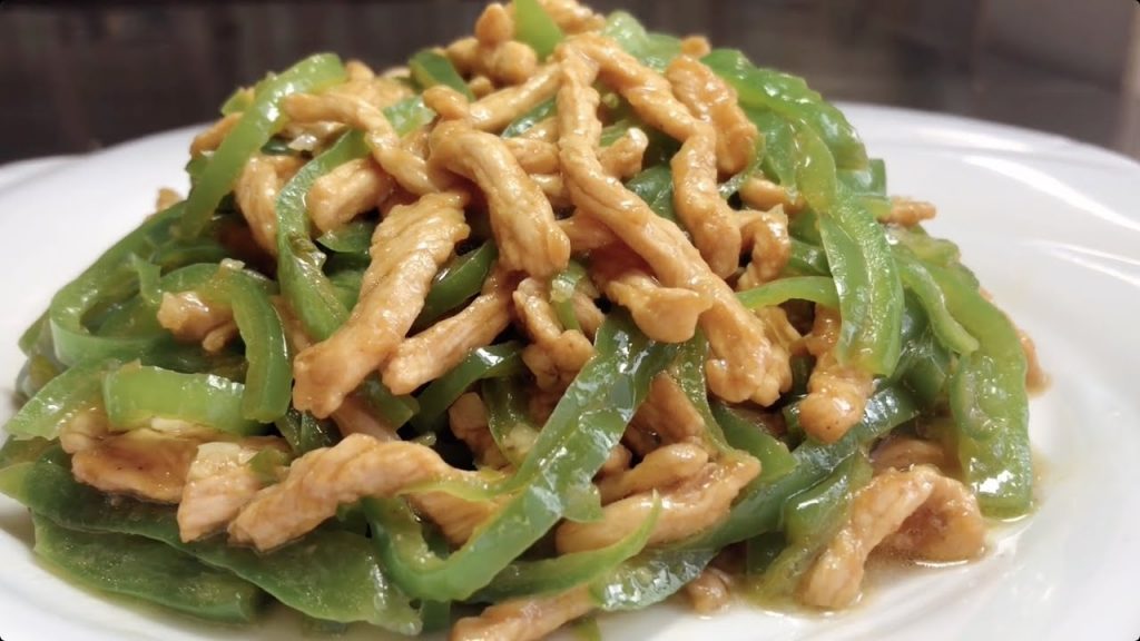廚師長教你年夜飯【青椒炒肉絲】做法,步驟詳細,滑嫩入味