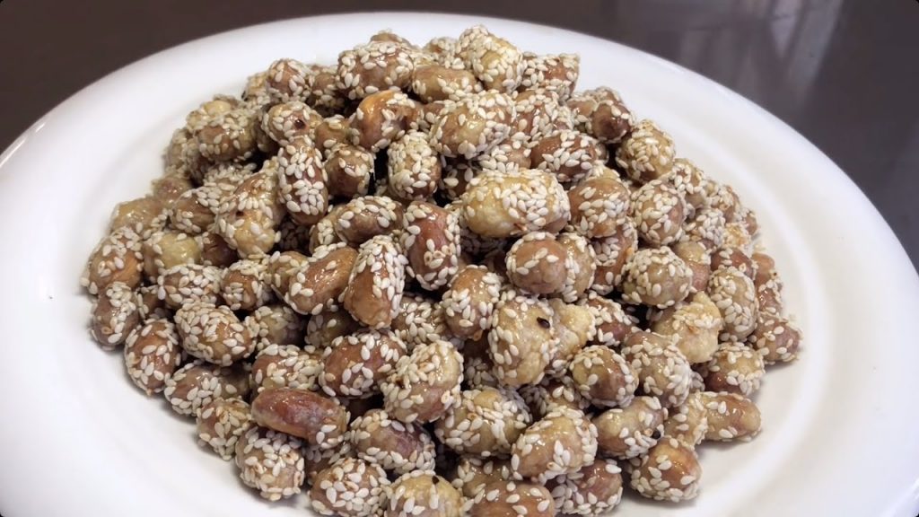 廚師長教你芝麻花生米的家常做法,步驟詳細,香甜酥脆下酒又下飯