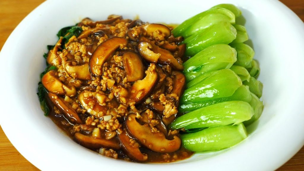 香菇油菜,一定不要直接下锅炒,难怪不好吃,看饭店大厨怎么做的Mushrooms and vegetables