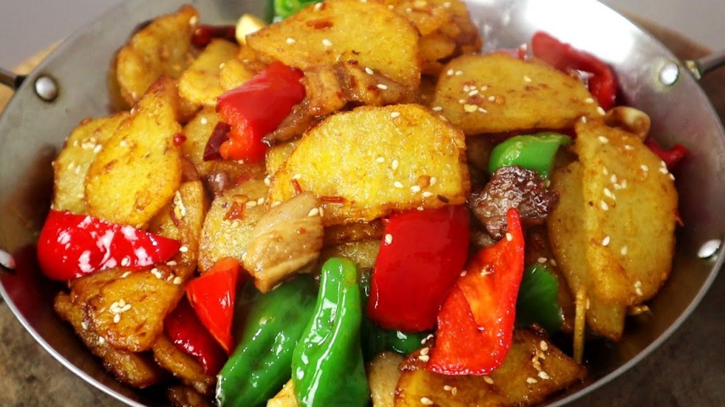 干鍋土豆片很多人都做錯了,難怪不好吃,看飯店大廚怎麼做的;How to make potatoes