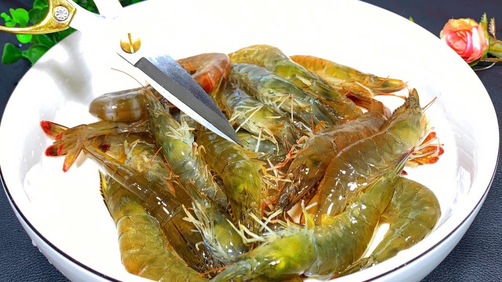 去蝦線用牙簽是大錯!大廚教你一招,一秒一個幹凈又完整,真實用【劉姐廚房 Magic Food】#大蝦