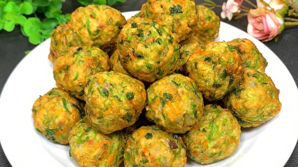 炸萝卜丸子,牢记别放面粉和淀粉,教你简单做法,外酥里软不吸油【刘姐厨房 Magic Food】#面食 #萝卜丸子