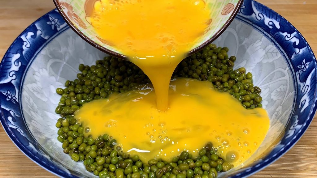 绿豆不要再煮粥了,加2个鸡蛋,松软香甜,吃了30年都没吃够,香【刘姐厨房 Magic Food】#绿豆 #面包