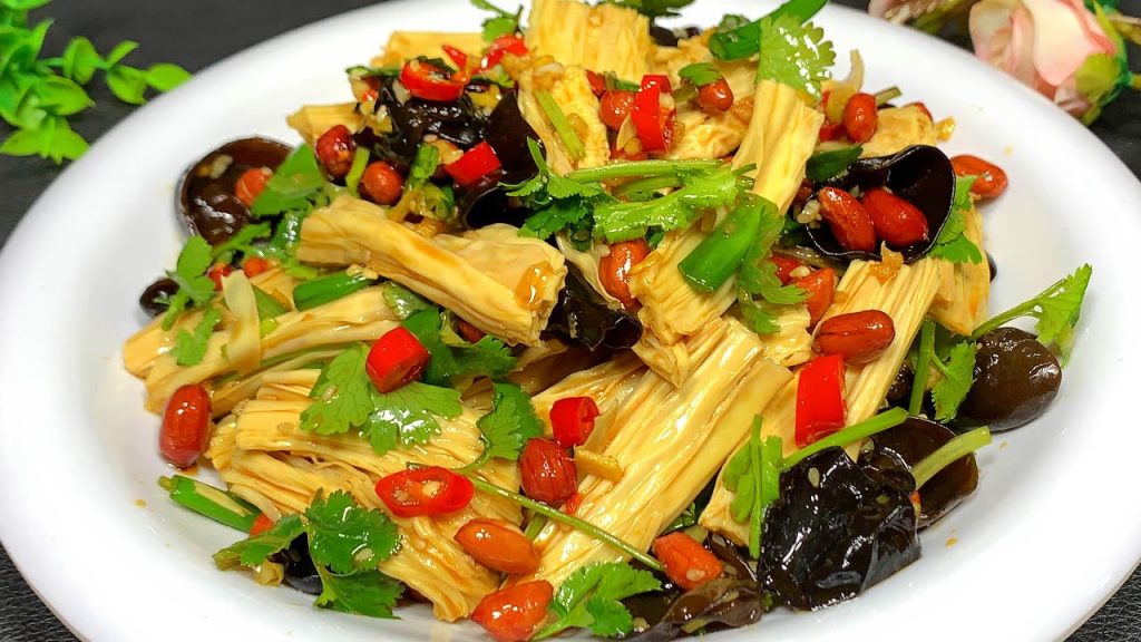 过年大鱼大肉吃腻了,做一盘凉拌腐竹,去油去腻鲜香弹牙【刘姐厨房 Magic Food】#凉拌腐竹