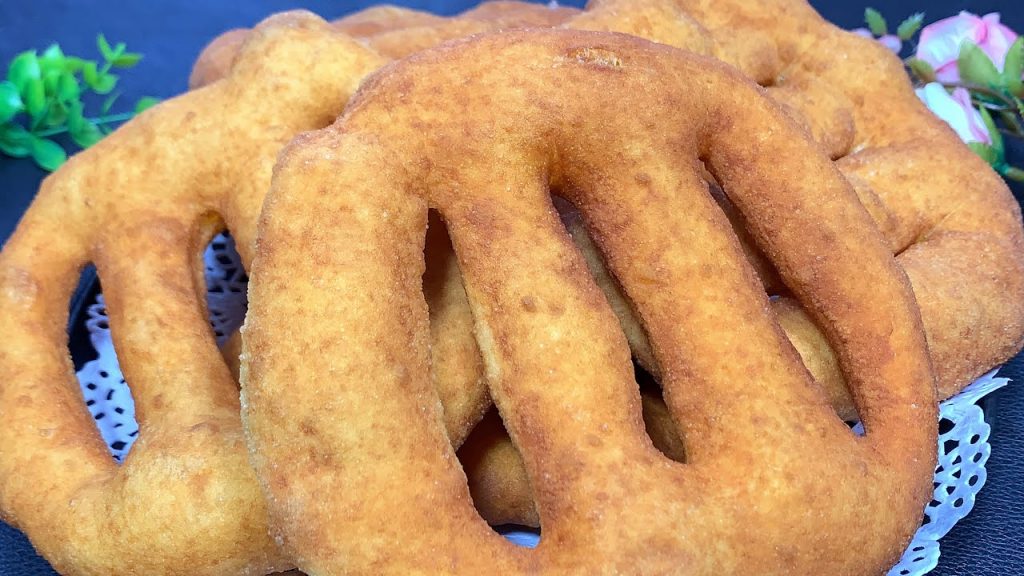 1斤面粉5颗鸡蛋,教你炸油饼,蓬松绵软,过年记得要安排上!【刘姐厨房 Magic Food】#面食 #油饼