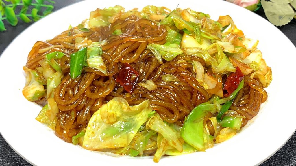 原来包菜炒粉条是这样做的,难怪以前老粘锅,技巧都在这里【刘姐厨房 Magic Food】#包菜炒粉条