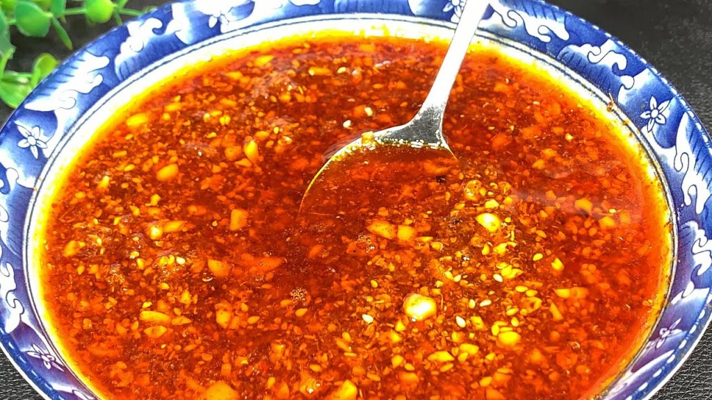 辣椒油怎么做才香?教你经典秘制配方,香辣开胃,拌什么都香【刘姐厨房 Magic Food】#辣椒油