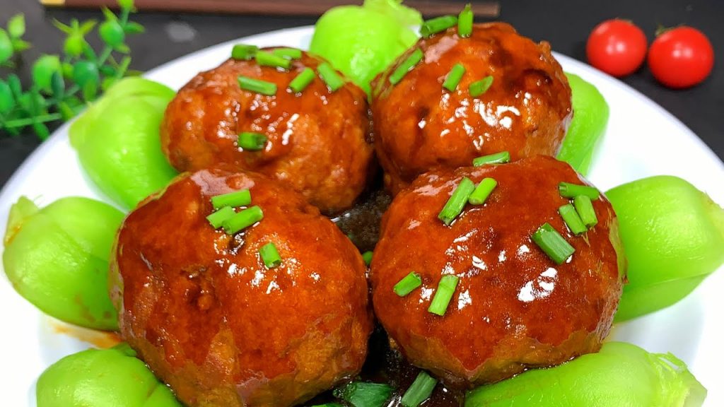 大厨教你做年夜饭红烧狮子头,讲解详细,软糯入味,下酒又下饭【刘姐厨房 Magic Food】#红烧狮子头