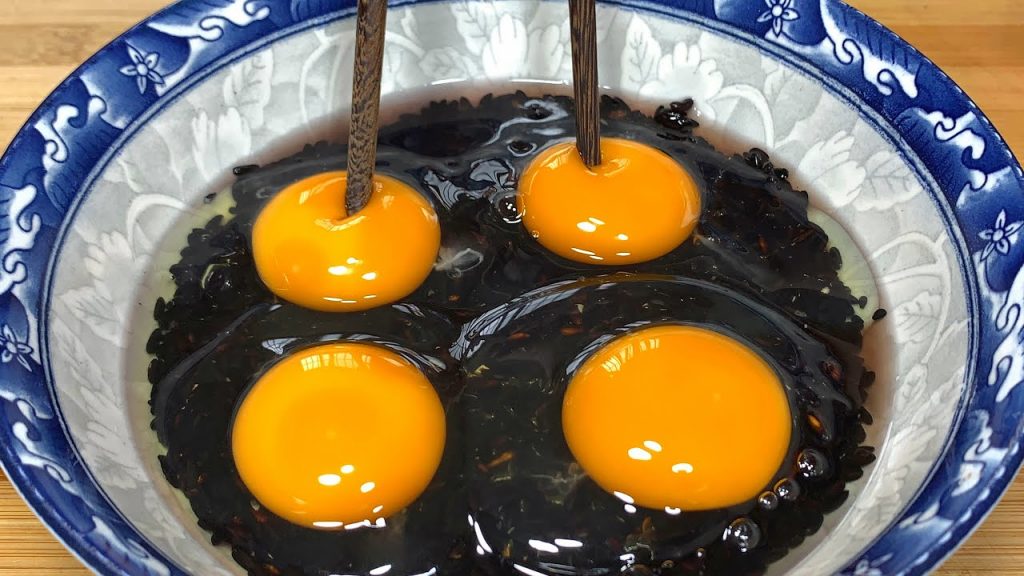 天氣熱要多吃黑米,加4個雞蛋,我奶奶一周吃6次,面色紅潤氣色好【劉姐廚房 Magic Food】#黑米食譜