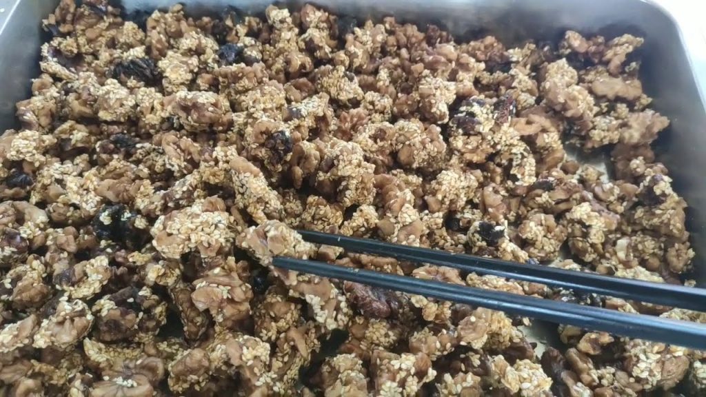 【 琥珀核桃仁】家庭小零食,在家自己做,吃著不錯