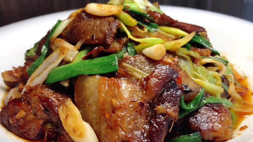 大廚教你年夜飯【回鍋肉】的做法,肥而不膩,下酒又下飯