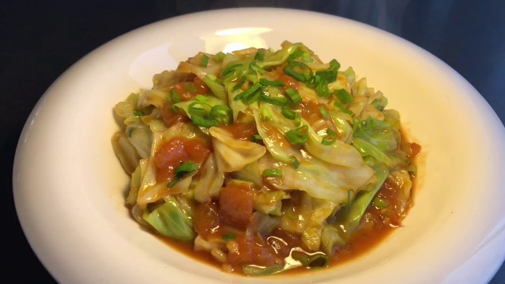 廚師長教【西紅柿炒圓白菜】家常做法,清淡爽口,比吃肉都香!