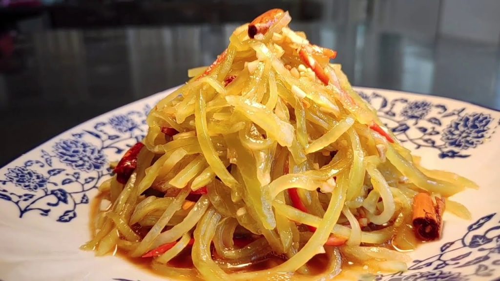 廚師長教你【涼拌萵筍】的家常做法,下飯又下酒,比吃肉都香