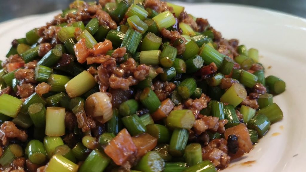 廚師長教你一道家常菜【蒜苔炒肉沫】,用來送飯,味道一流!