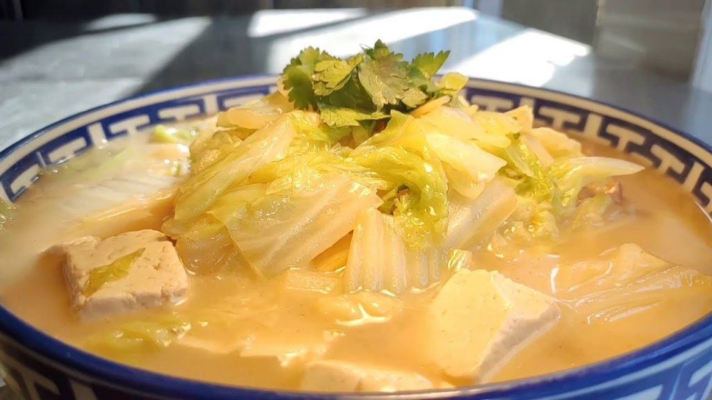廚師長教你【白菜燉豆腐】的家常做法,步驟詳細,湯鮮味美,好吃不油膩