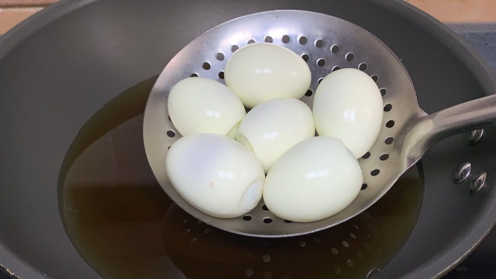 將雞蛋倒入啤酒中,出鍋就是大硬菜,真是高手在民間,漲知識了【劉姐廚房 Magic Food】#虎皮雞蛋