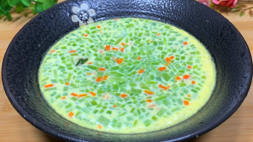 萵筍和雞蛋真是絕配,不炒不煮,沒料到這麽好吃,鮮嫩多汁又營養【劉姐廚房 Magic Food】#萵筍雞蛋羹