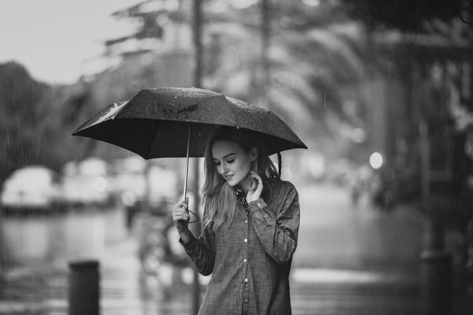 連續幾日陰雨綿綿,皮膚又乾又癢還長痘痘?