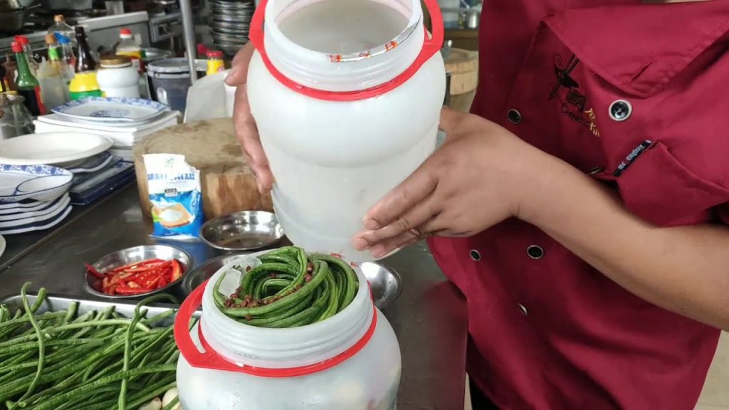 廚師教你【醃酸豆角】全網唯一的做法,講解靠譜實用,先收藏了!