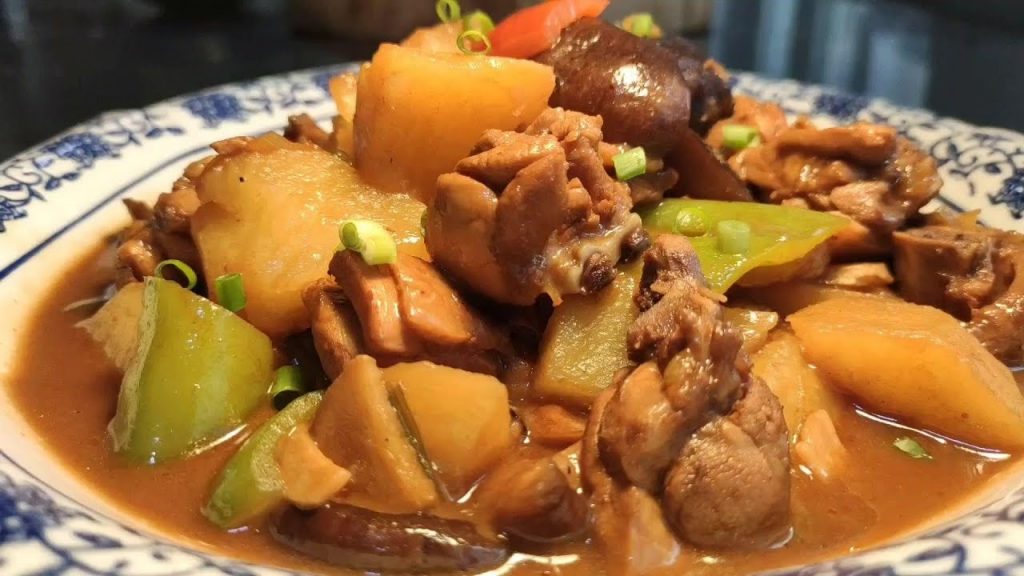 廚師教你做家常菜【黃燜雞】,肉質滑嫩,湯汁鮮美,非常的下飯好吃!