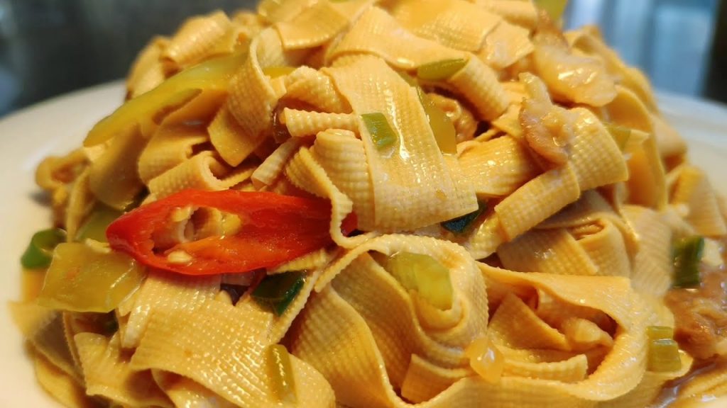 廚師教你東北菜【尖椒乾豆腐】的家常做法,技巧很簡單,非常下飯