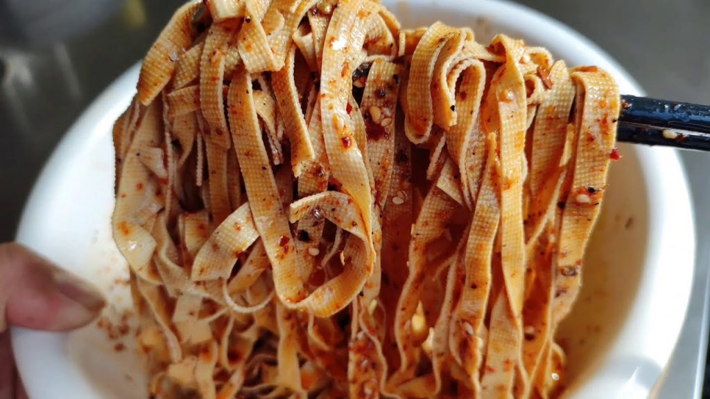 廚師長教你1道菜 【麻辣豆腐皮】,講解詳細,麻辣鮮香,先收藏了