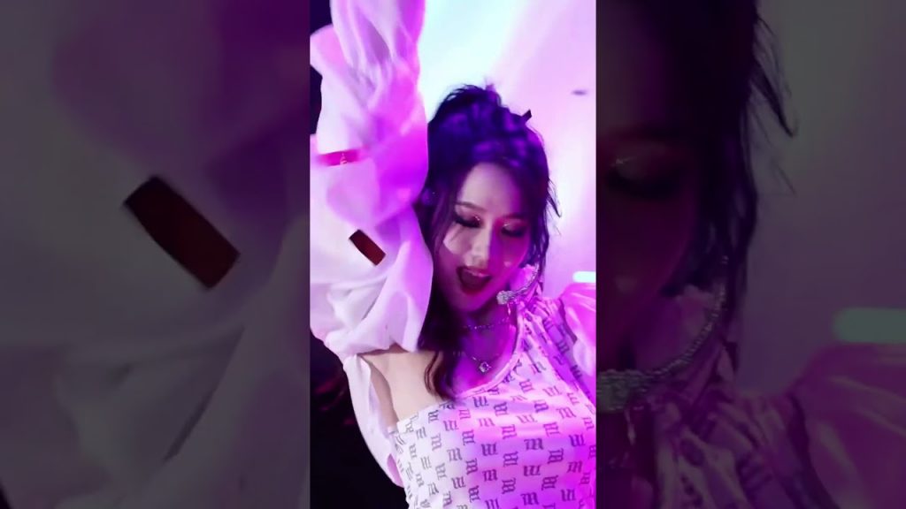 嘗試打歌舞台#今天給你們表演個節目#打歌舞台#淺試一下明星打歌舞台#變裝