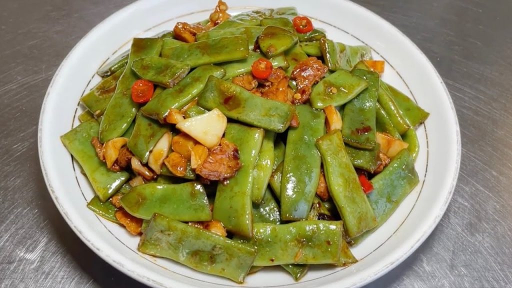 廚師長教你小炒扁豆角的家常做法,步驟詳細,脆嫩入味下酒又下飯【留意美食】#炒豆角 #豆角