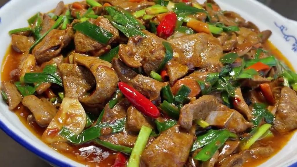 炒豬肝嫩滑不腥有訣竅,學會這個做法,在家做的比飯店還好吃【留意美食】#炒豬肝 #炒豬肝做法