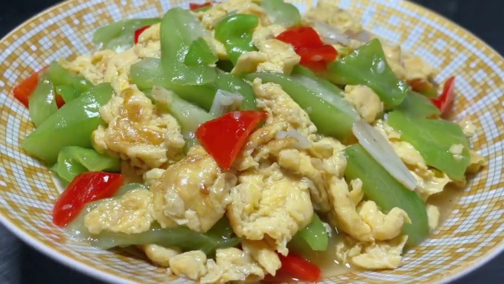 絲瓜炒雞蛋許多人都做錯了,難怪發黑還出水,看大廚咋做的【留意美食】#絲瓜炒雞蛋 #絲瓜 #雞蛋