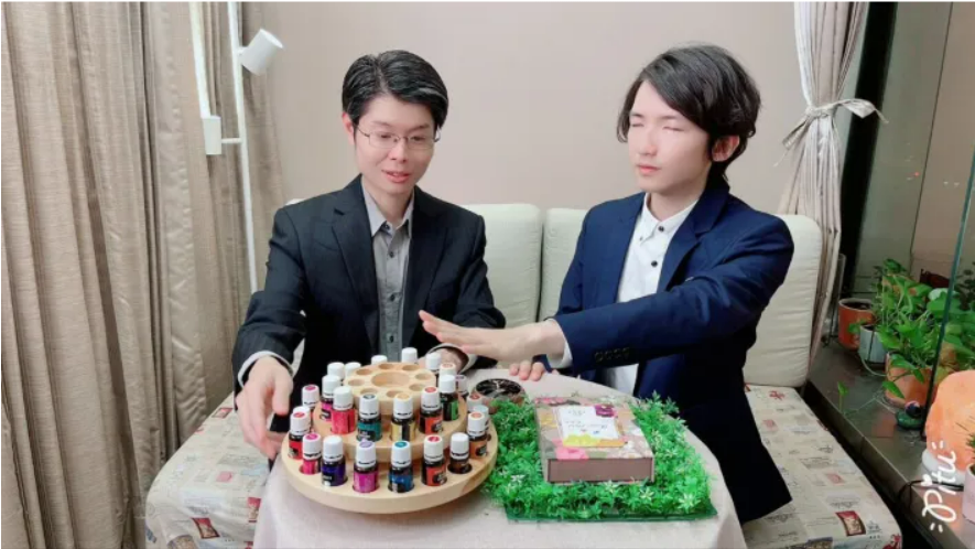 揭秘獨特職業:問香師擁有古老傳統和科學藝術解讀人們生命