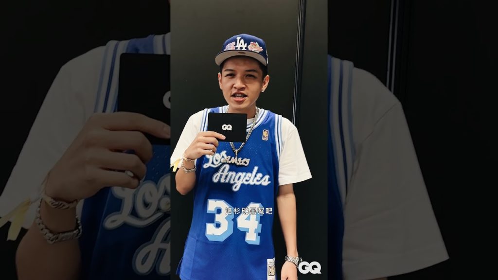 【 GQStyleFest 】艾蜜莉 @heylilmamabemysunshine 來到 GQ 活動現場!今日穿搭靈感來自「洛杉磯黑幫」,身上這條項鍊還有小巧思!📸