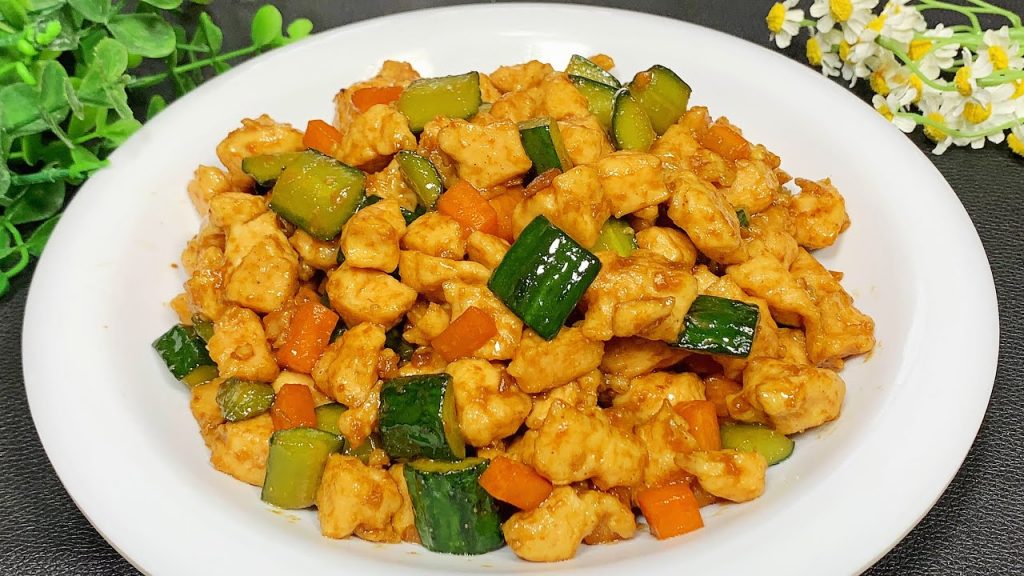 農村媳婦教你醬爆雞丁的家常做法,步驟詳細,滑嫩不柴下酒又下飯【劉姐廚房 Magic Food】#醬爆雞丁