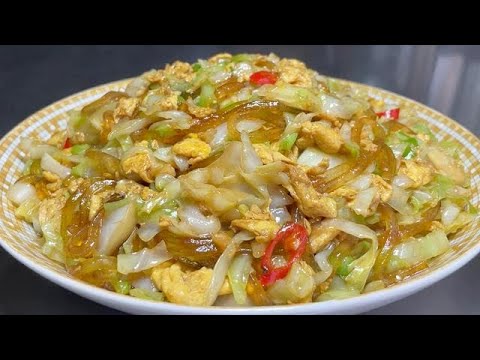 原來包菜炒粉條雞蛋是這樣做的,難怪以前做的不好吃還粘鍋,收藏【留意美食】#包菜 #炒粉條 #包菜麵條