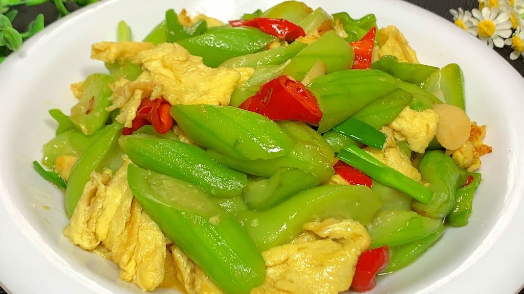 今天才知道,炒絲瓜不要先放油,學會這樣做,絲瓜不出水不發黑【劉姐廚房 Magic Food】#炒絲瓜