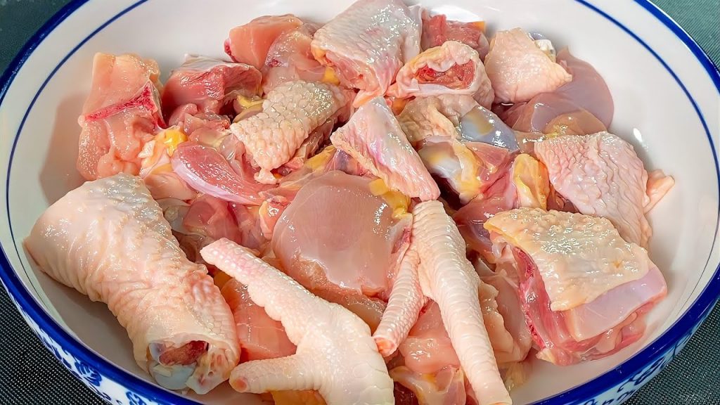 炖鸡肉千万不要焯水和直接下锅,教你一招,鸡肉鲜香滑嫩不腥不柴Chicken Stew Recipe