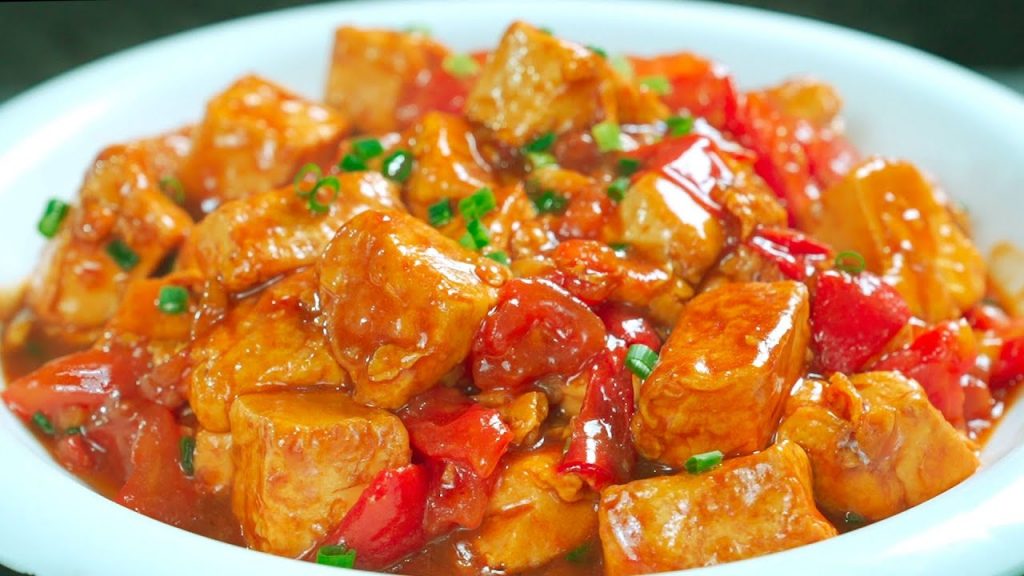 把豆腐切成块,淋入2个鸡蛋,实在太香了,每次米饭都不够吃Tofu Egg Recipe