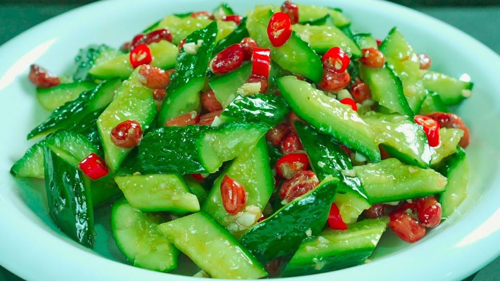 做拍黄瓜时,切记不要直接放盐,像我这样做,清脆爽口开胃解腻Cucumber Salad Recipe