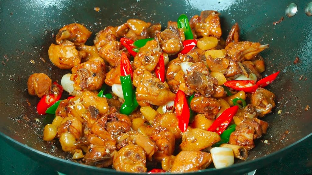 以后要是想吃鸡了,你就像我这样做个爆炒尖椒鸡,实在太香了Stir-fried Chili Chicken Recipe