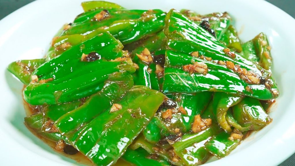 大厨教你虎皮青椒正确做法,好吃不油腻,香辣过瘾,多吃两碗米饭Tiger Skin Green Pepper Recipe
