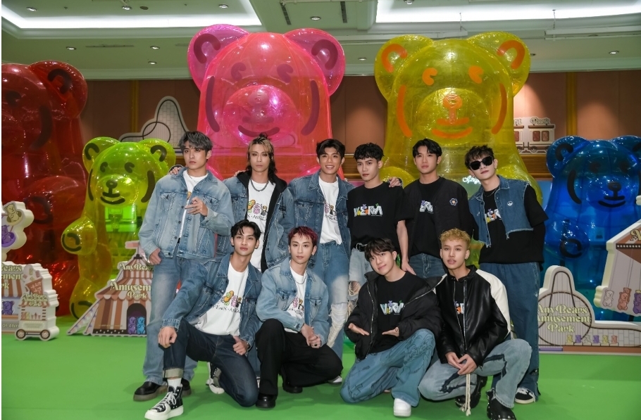巨大軟糖熊現身!ANYBEARS潮遊樂園開展 人氣男團VEAR 、FEniX一日店長帥氣登場