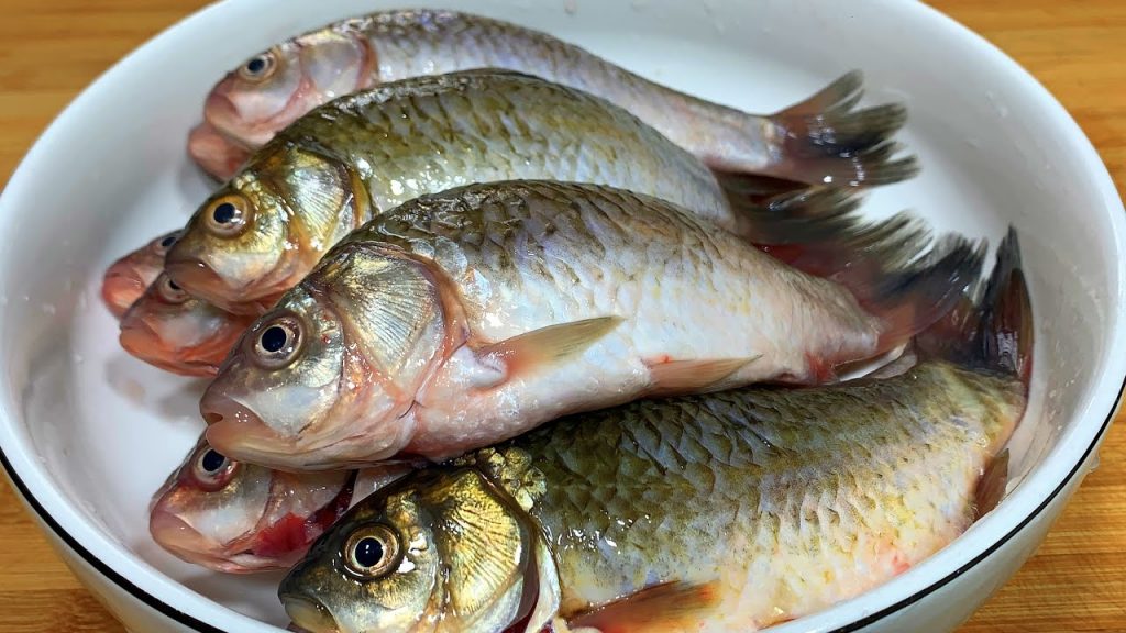 山東媳婦做炸酥魚,做整整一大盤,酥到骨頭都能吃,出鍋後看饞了【劉姐廚房 Magic Food】#炸酥魚