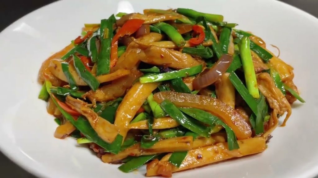 廚師長教你韭菜炒杏鮑菇家常做法,步驟詳細,鮮香入味比吃肉還香 【留意美食】#韭菜炒杏鮑菇 #韭菜炒杏鮑菇料理 #韭菜炒杏鮑菇食譜 #韭菜炒杏鮑菇的做法