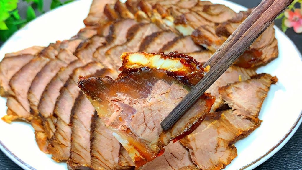 牛肉直接放醬油裏泡壹天,味道比鹿肉還香,醬香濃郁全家人都愛吃【劉姐櫥房 Magic Food】#鹵牛肉