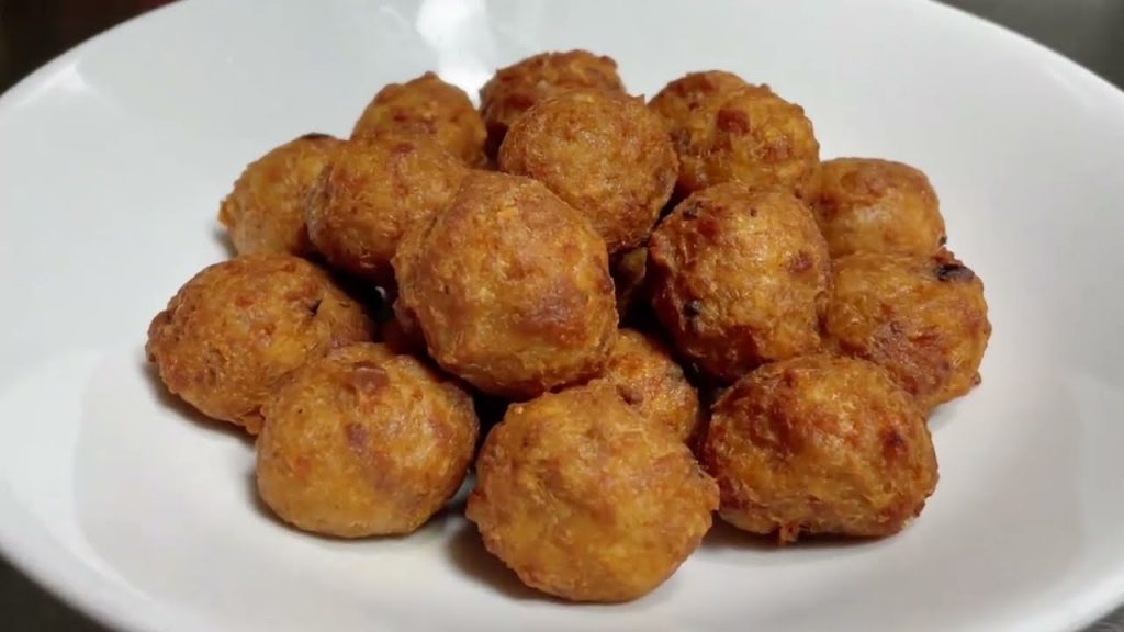 炸肉丸到底要不要加麵粉,大廚教你關鍵技巧,外酥里嫩,太香了【留意美食】#炸肉丸 #炸肉丸料理 #炸肉丸食譜 #炸肉丸做法 #炸肉丸煮法