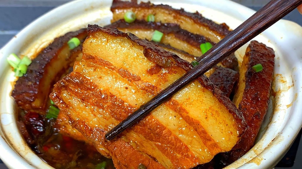 五花肉火爆新做法,不炒也不油炸,比紅燒肉好吃多了,太香了【劉姐廚房 Magic Food】#五花肉