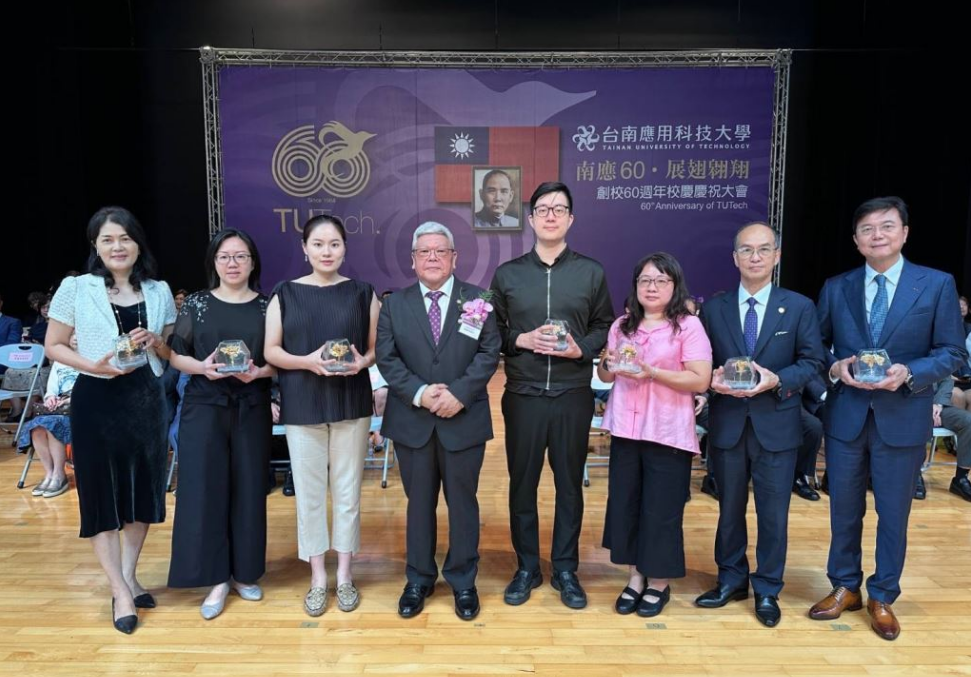 深耕美容教育有成!詩嫚特榮獲南應大60週年校慶『優質廠商獎座』