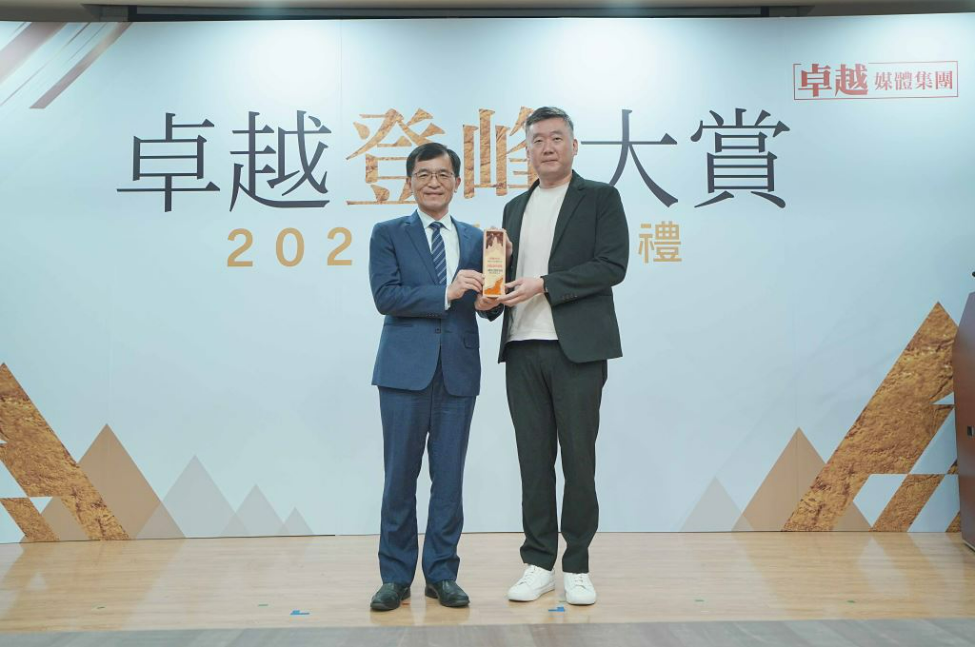 2025卓越登峰大賞: 一曜再生醫學勇奪「產品創新」「品牌形象」雙料大獎