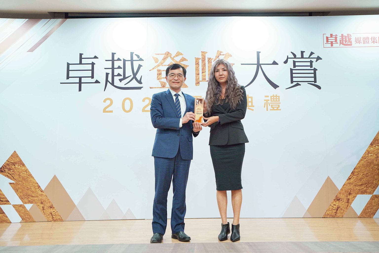 2025卓越登峰大賞:潤豐創新開發股份有限公司「以綠能改變世界、創新引領未來」