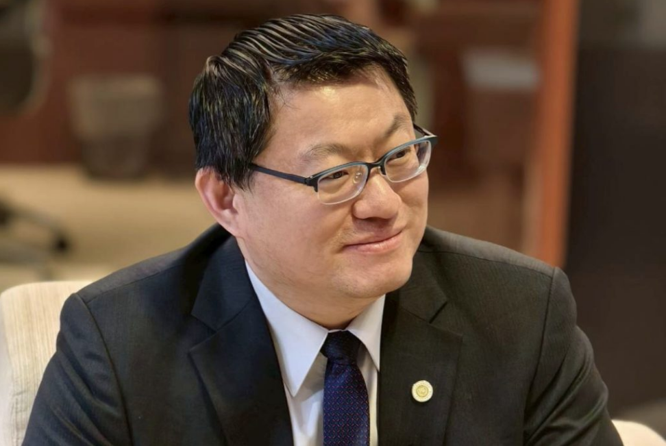 跨界法稅的轉譯者 劉育誠以「金融、法制、稅制」三本柱 打破專業盲區